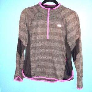 Avia woman's zip closure top